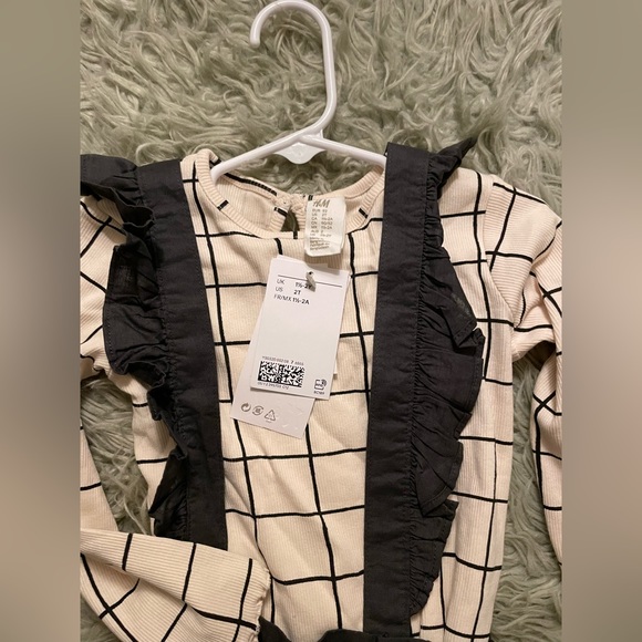 H&M jumpsuit - Picture 2 of 5